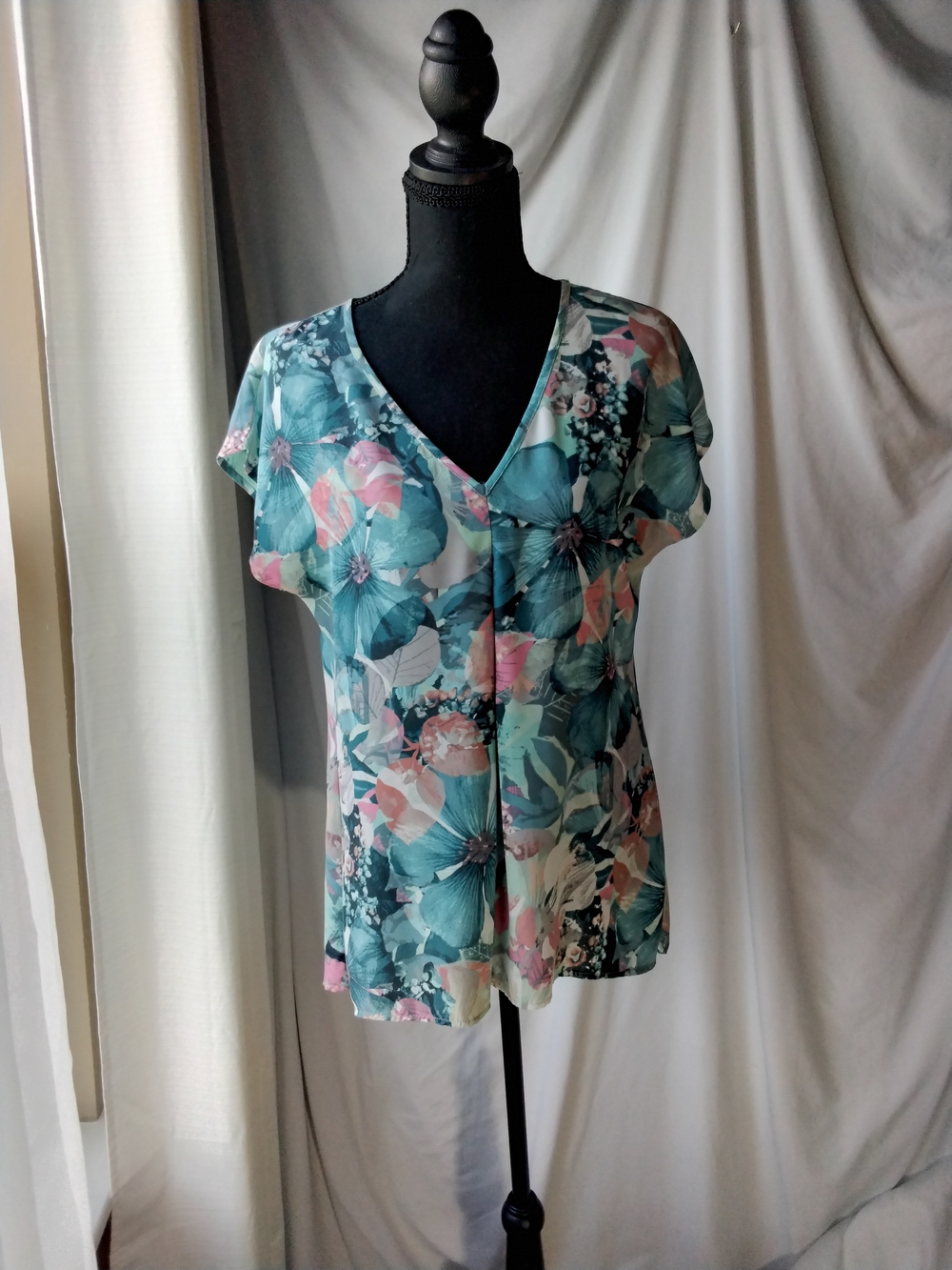 GNW Teal and Pink Floral V-Neck Short Sleeve Blouse